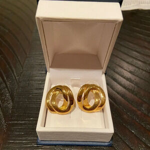 Vintage earrings 👂💛